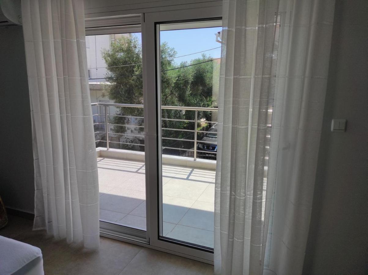 Blue Beach Apartments Ofrinion Exterior photo
